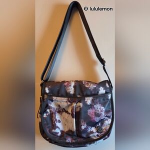 Lululemon The Essentials Bag Kara Blossom Print